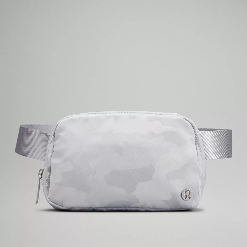 Lululemon Everywhere Belt Bag in Heritage Camo Starlight Multi